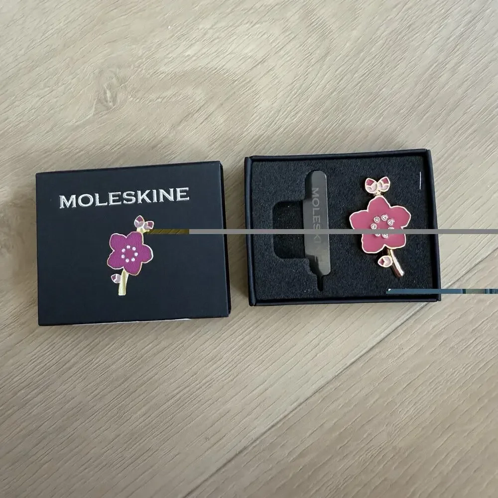 Moleskine Sakura 2025 Crystal Flower Personalization Pin Pink Cherry Blossom NIB